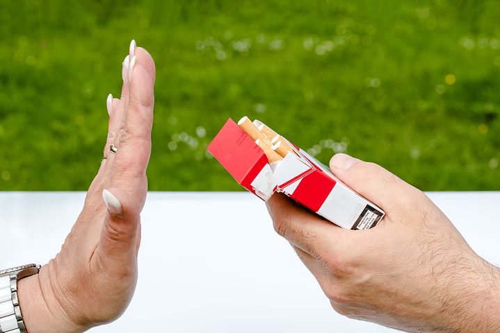 Modifier Main refuse cigarette car stop tabac